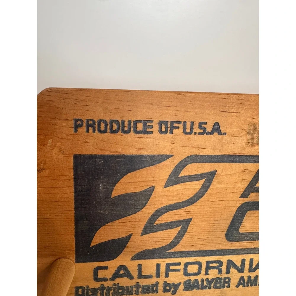 VTG California Table Grapes Wooden Wall Rack Produce Crate Advertising Sign Hook